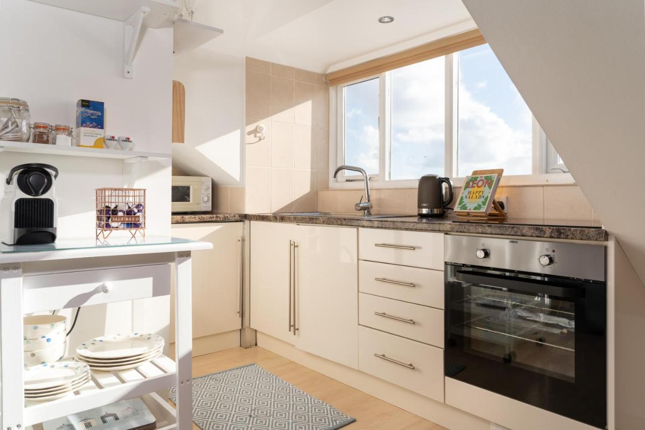 Stunning Views Over Mounts Bay With Balcony Пензанс Екстериор снимка