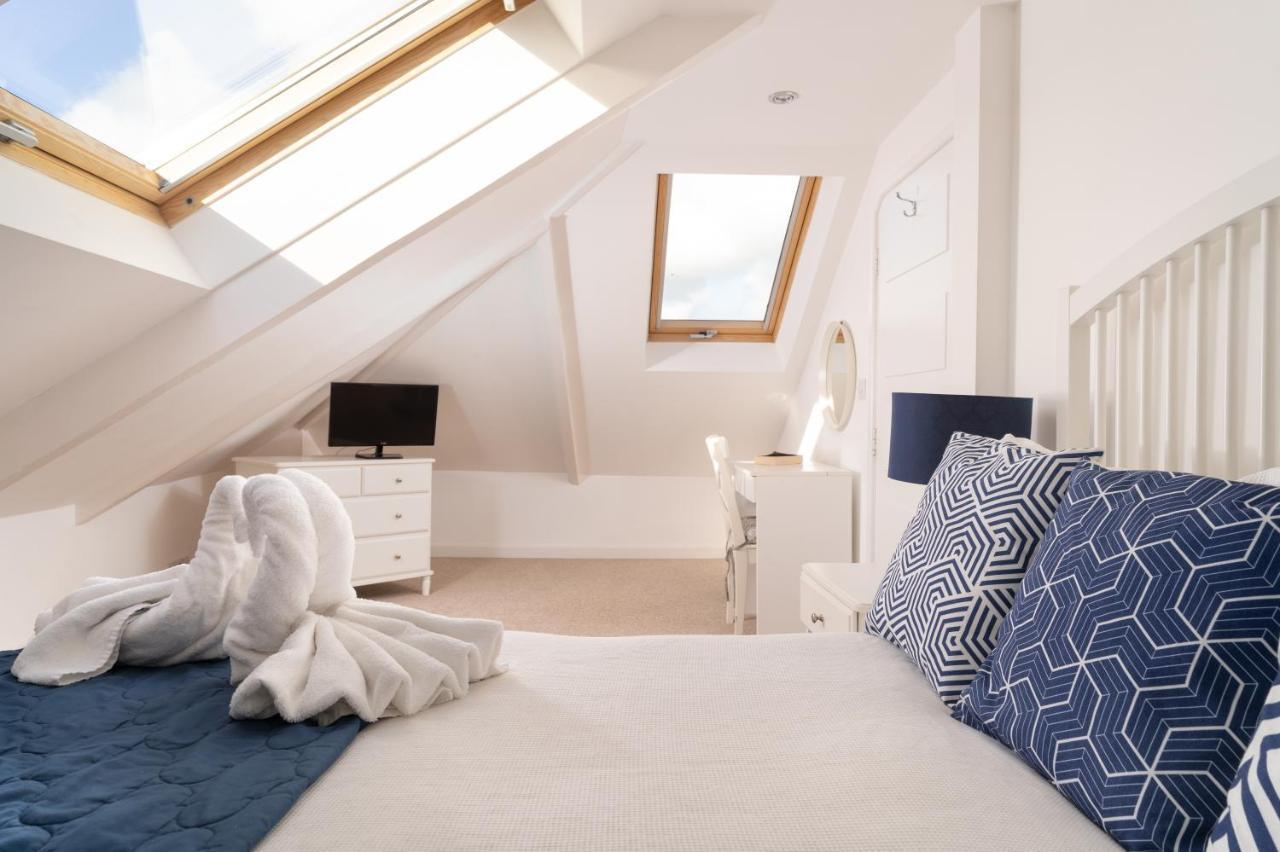 Stunning Views Over Mounts Bay With Balcony Пензанс Екстериор снимка