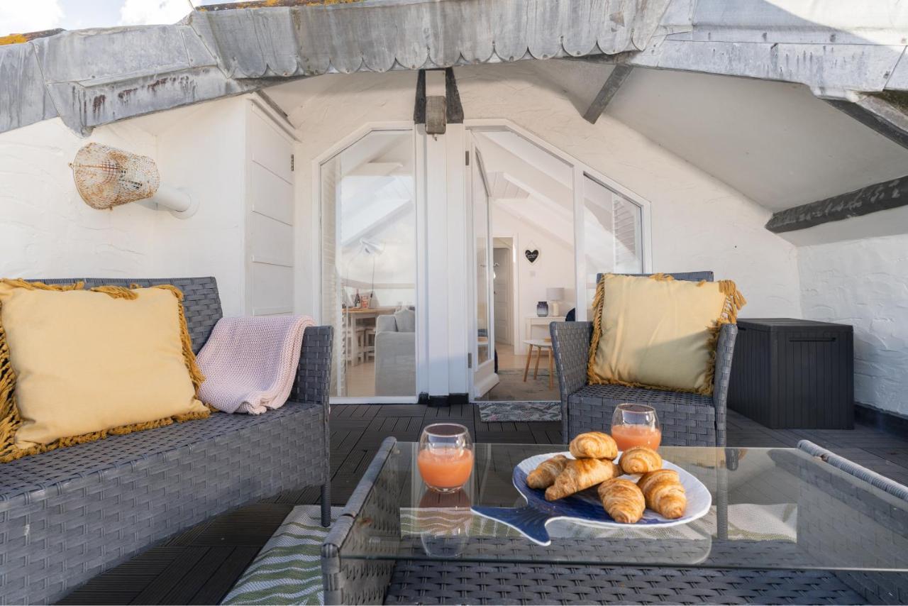 Stunning Views Over Mounts Bay With Balcony Пензанс Екстериор снимка